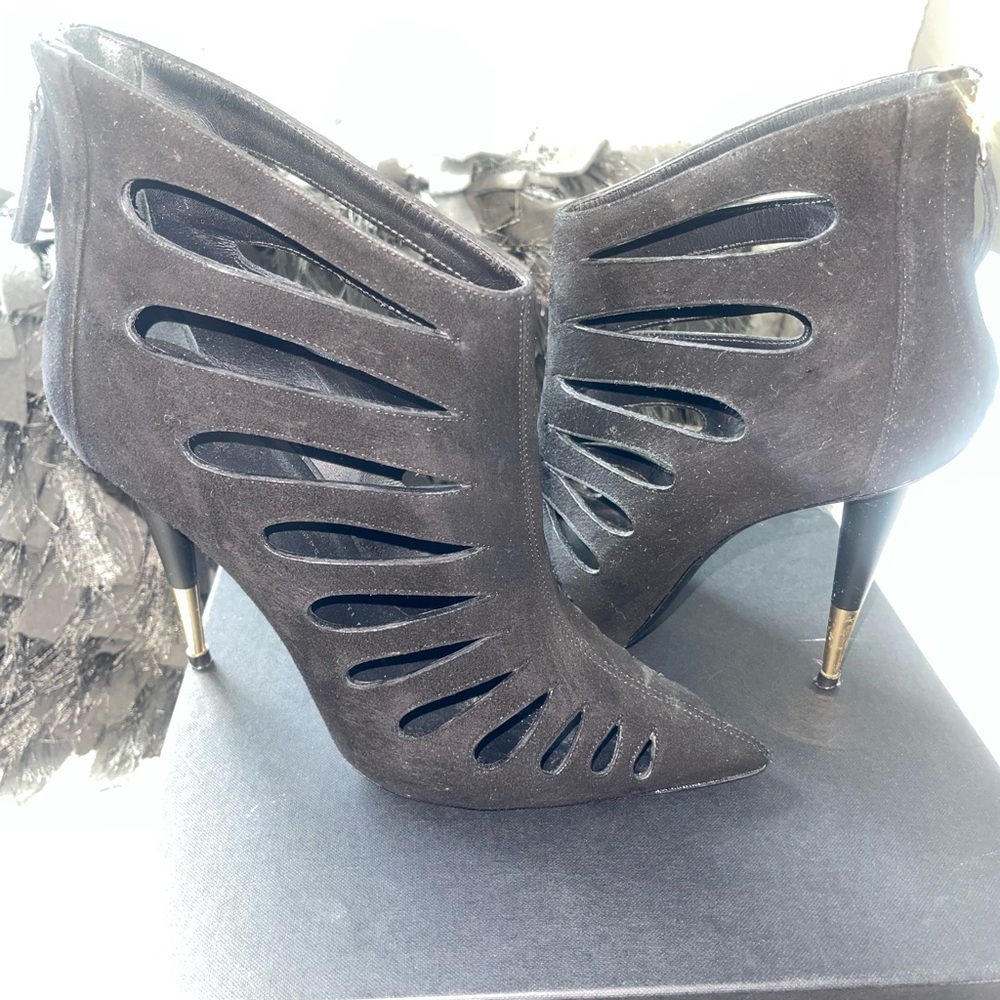 Giuseppe Zanotti Booties Suede Good Condition…. Complete with box and dust bags